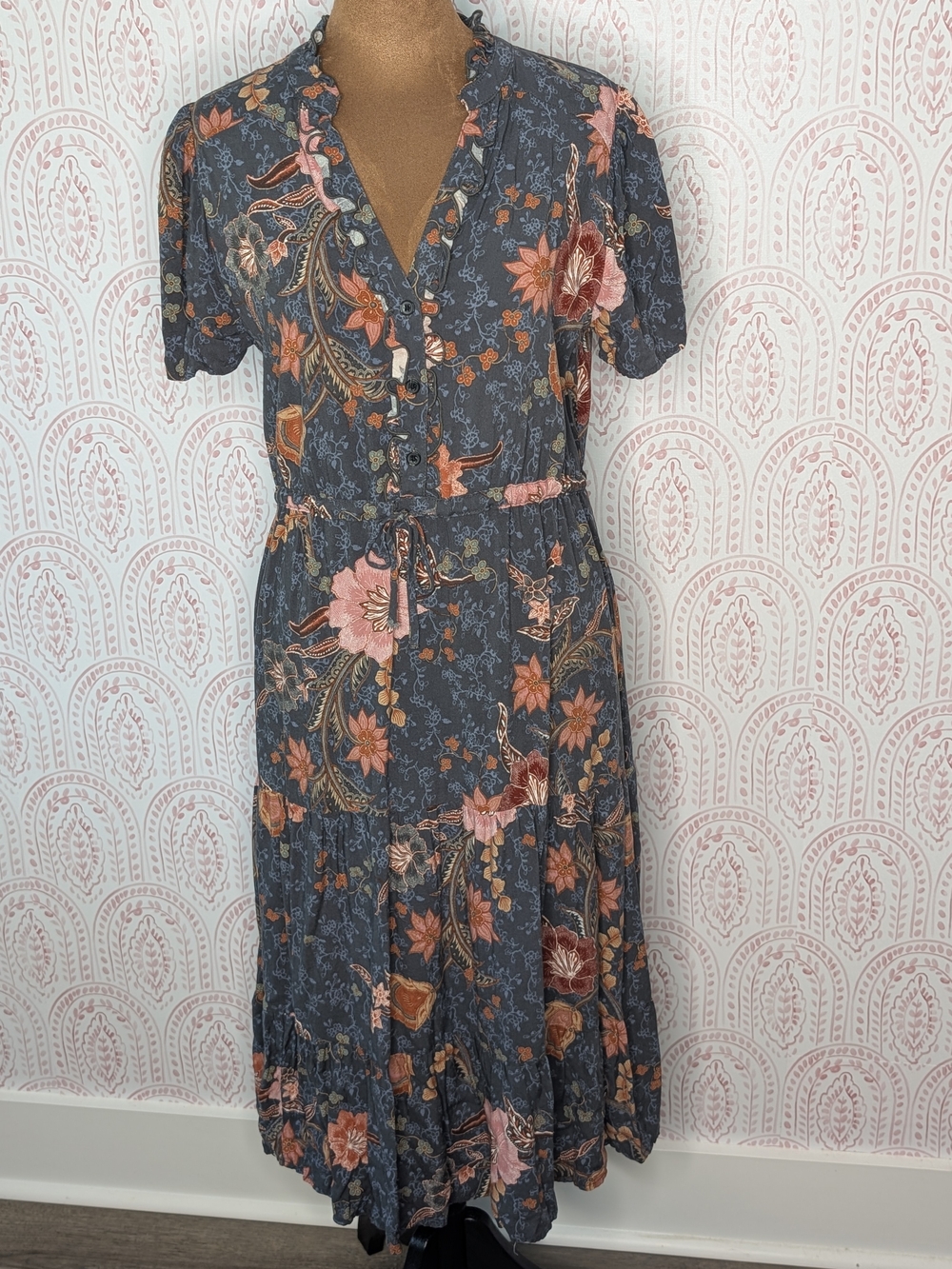 Knox Rose Gray Floral Midi Dress with Pink and Rust Blooms